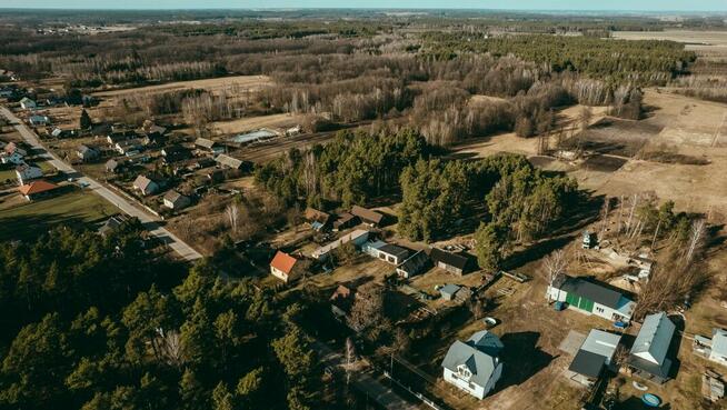 Działka 1,46 ha w Błędnicy – budowlano-leśna, media przy dzi