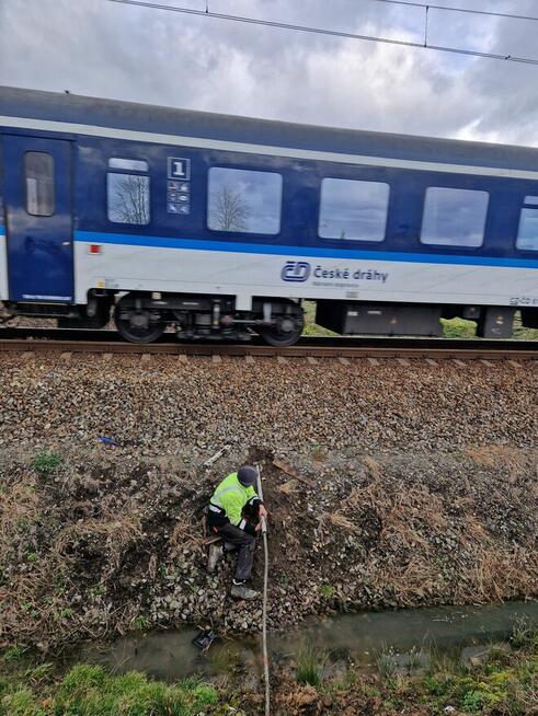 Pracownik przyłącza Wod-kan zewnętrzne
