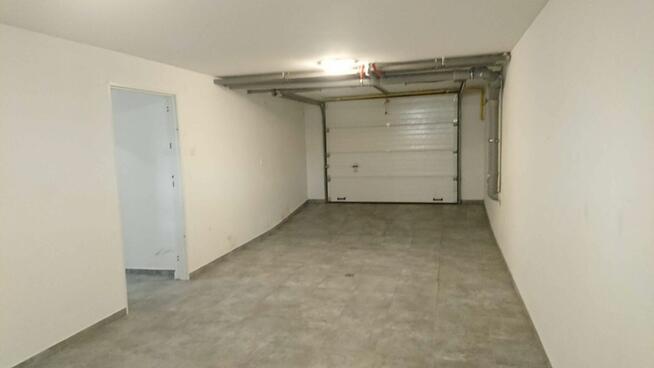 Nowoczesny dom w Wawrze z 7 pokojami, 2 łazienki, garaż