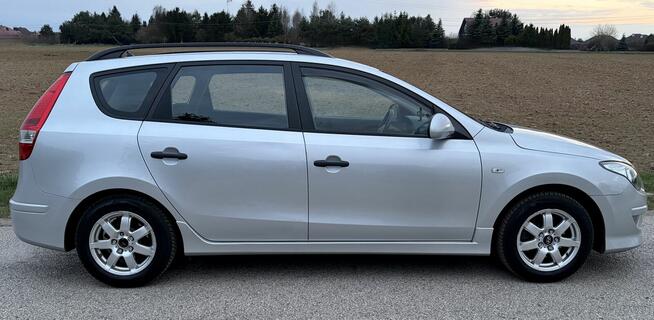 HYUNDAI i30 CW Kombi 1.4 Benzyna - FILM PREZENTACJA