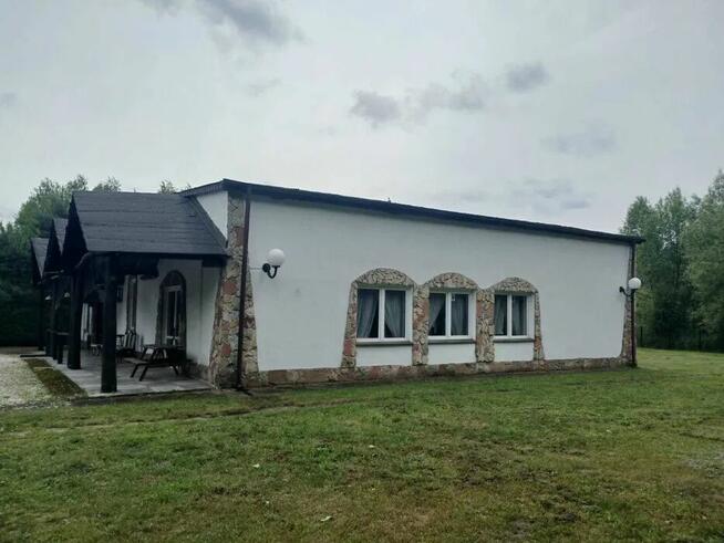 Sprzedam działkę o powierzchni 0,5 h z budynkiem o pow. 360