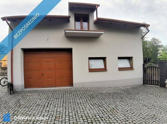 Duży dom i budynki „na biznes”