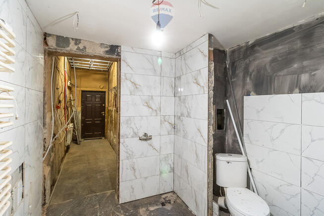 2 pokoje, parter, centrum Brzezin + parking