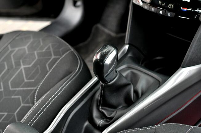 Peugeot 2008 _1.2 82 KM Lift Navi Led Klimatronik Parktronik_