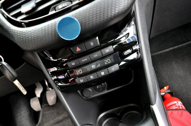 Peugeot 2008 _1.2 82 KM Lift Navi Led Klimatronik Parktronik_