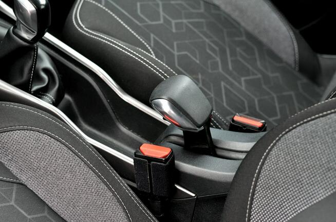 Peugeot 2008 _1.2 82 KM Lift Navi Led Klimatronik Parktronik_