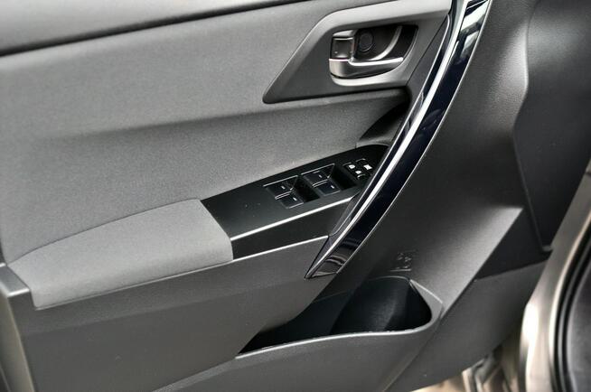 Toyota Auris _1.8 136KM_HYBRID_Led_Navi_Kamera_Climatronic_Serwis_