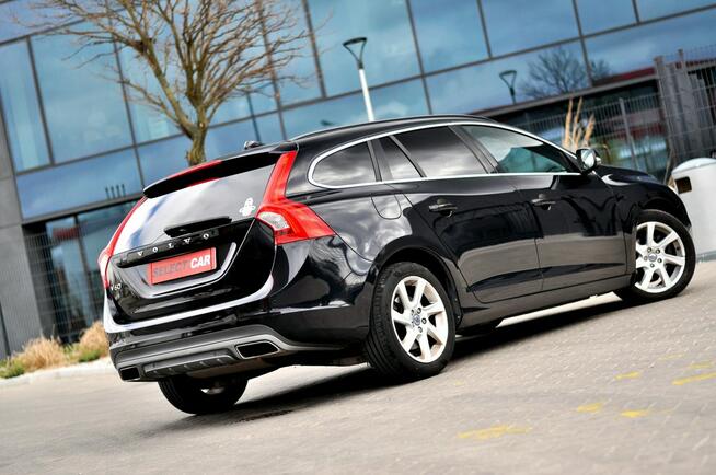 Volvo V60 LiFT 2,0D 5-Cilindrów Automat Ledy Skóra Navi Full Opcja
