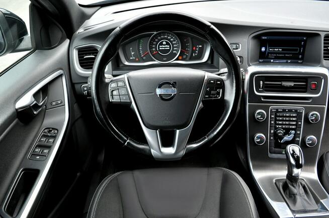 Volvo V60 LiFT 2,0D 5-Cilindrów Automat Ledy Skóra Navi Full Opcja