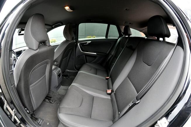 Volvo V60 LiFT 2,0D 5-Cilindrów Automat Ledy Skóra Navi Full Opcja