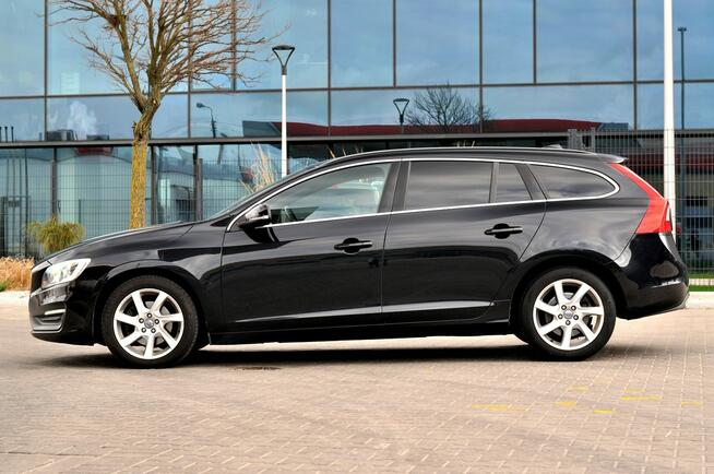 Volvo V60 LiFT 2,0D 5-Cilindrów Automat Ledy Skóra Navi Full Opcja