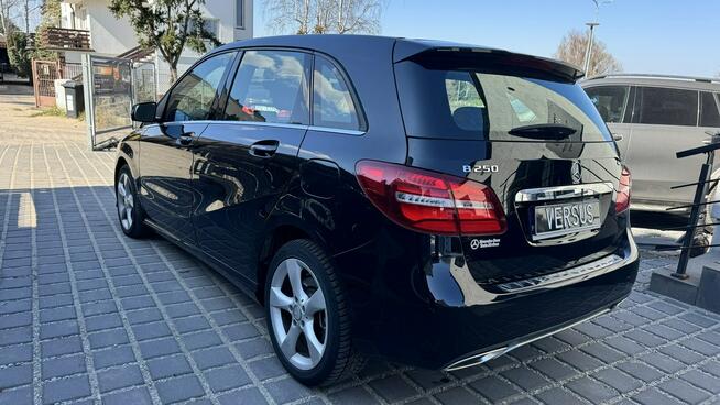 Mercedes B 250 2.0 211KM 4Matic Aut. Skóra Panorama Kamera El. fotele Bi xenon + LED