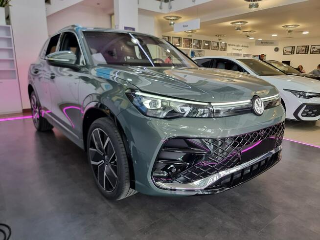 Volkswagen Tiguan R-Line Plus 1.5 eHybrid 272KM Pakiet Zimowy