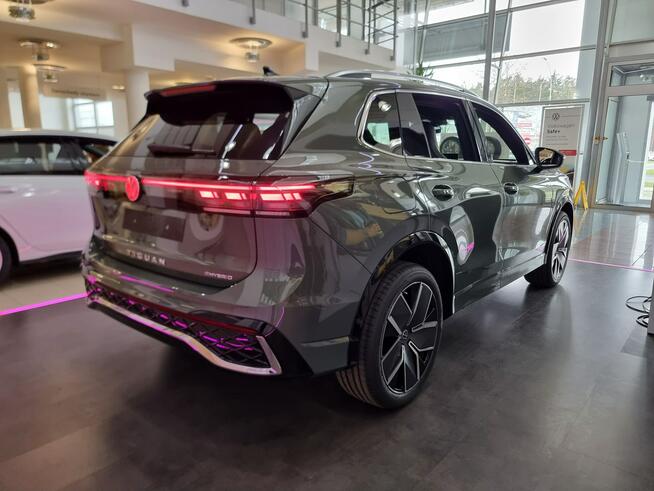 Volkswagen Tiguan R-Line Plus 1.5 eHybrid 272KM Pakiet Zimowy