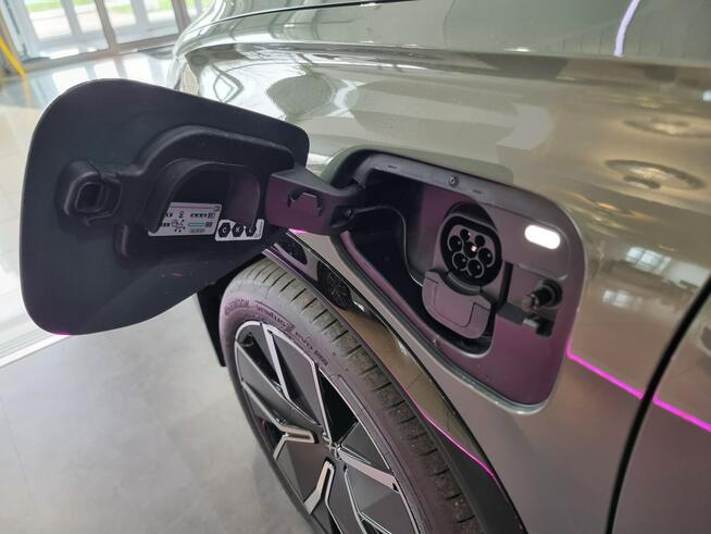 Volkswagen Tiguan R-Line Plus 1.5 eHybrid 272KM Pakiet Zimowy