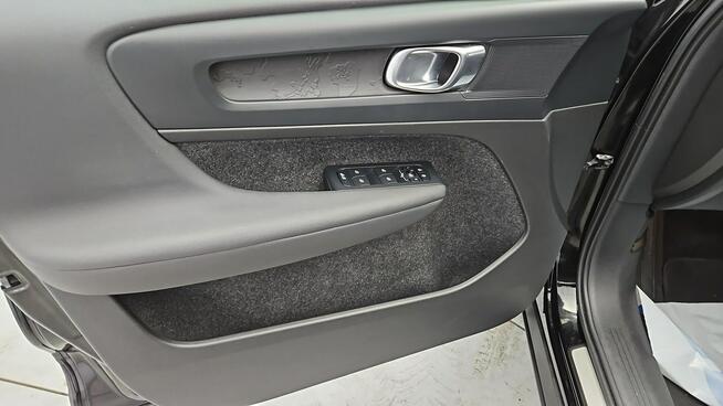 Volvo C40 P6 Recharge Core ! Z Polskiego Salonu ! Faktura VAT !