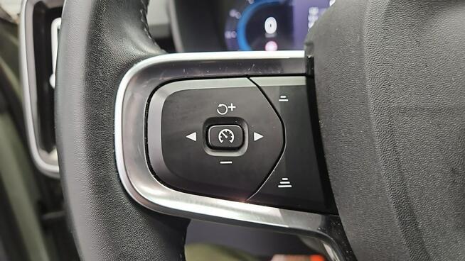 Volvo XC 40 73kWh P6 Recharge Core aut ! Z Polskiego Salonu ! Faktura VAT !