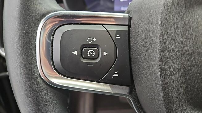 Volvo XC 40 Recharge Core aut ! Z Polskiego Salonu ! Faktura VAT !
