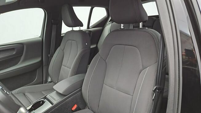 Volvo XC 40 73kWh P6 Recharge Plus aut ! Z Polskiego Salonu ! Faktura VAT !