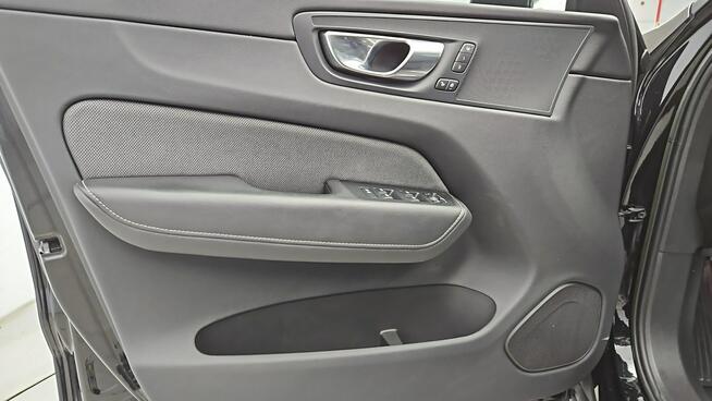 Volvo XC 60 AWD Plus Bright aut ! Z Polskiego Salonu ! Faktura VAT !
