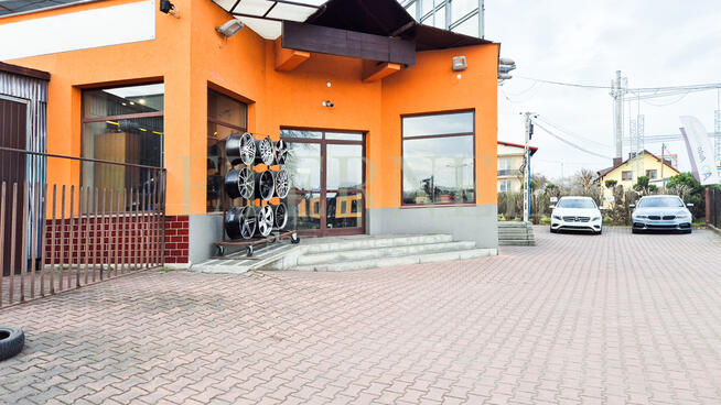 Wolnostojący pawilon handlowo-usługowo-produkcyjny