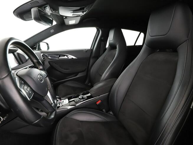 Infiniti Q30 4x4 automat skóra/alcantara navi klima auto grzane fotele