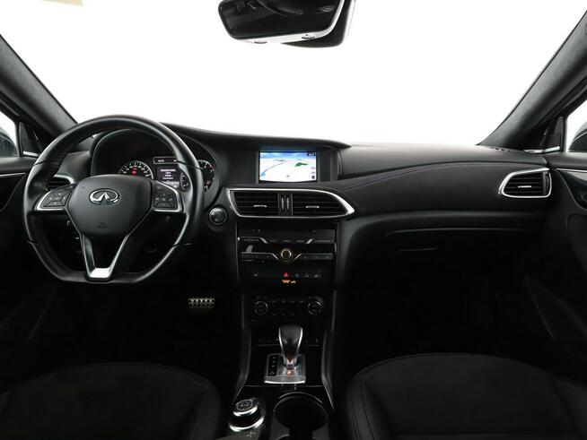 Infiniti Q30 4x4 automat skóra/alcantara navi klima auto grzane fotele