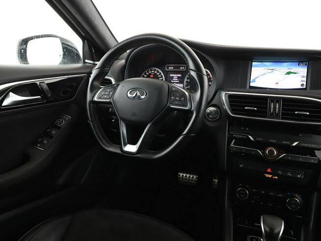 Infiniti Q30 4x4 automat skóra/alcantara navi klima auto grzane fotele