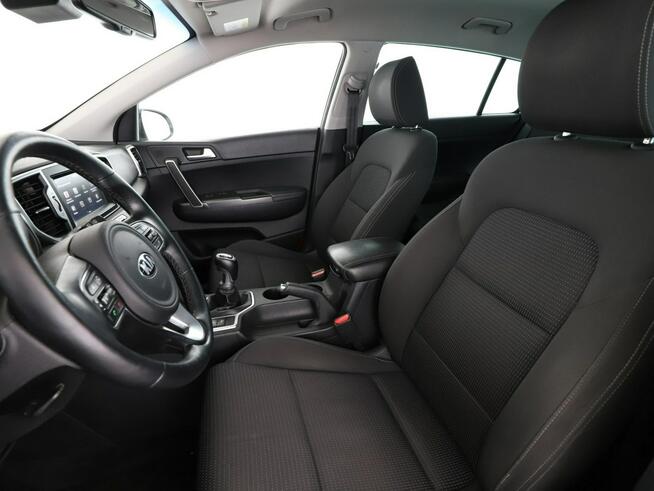 Kia Sportage navi klima auto grzane fotele kamera i czujniki parkowania LED