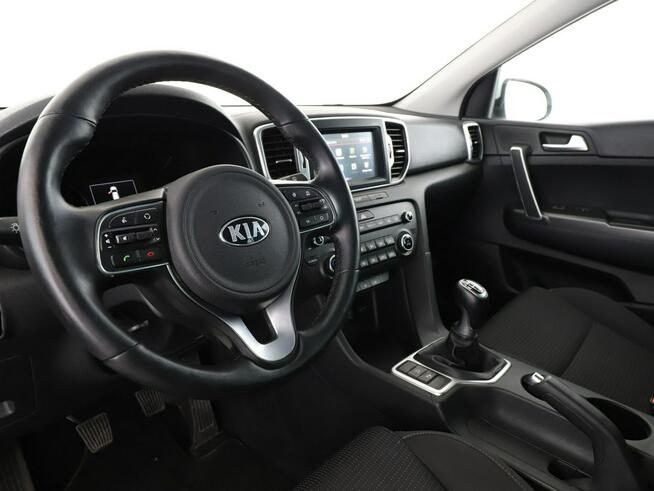 Kia Sportage navi klima auto grzane fotele kamera i czujniki parkowania LED