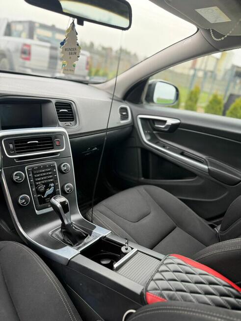 Sprzedam Volvo v60 DIESEL silnik 2D rok 2016,dobrym wyposaż,