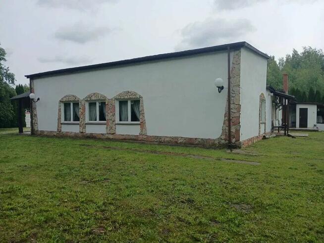 Sprzedam działkę o powierzchni 0,5 h z budynkiem o pow. 360