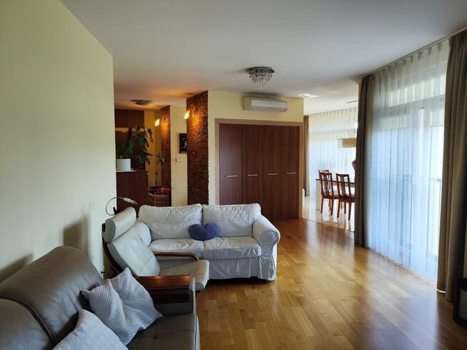 Apartament w osiedlu zamkniętym z garażem