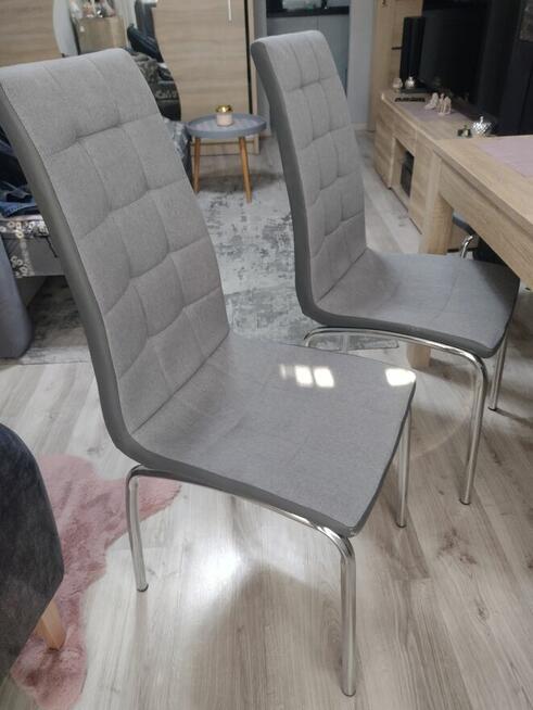 Krzesła tapicerowane z salonu AGATA