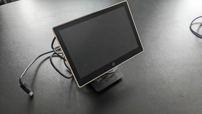 Syndyk sprzeda sprzęt elektroniczny- HP L7010T, HP RP9