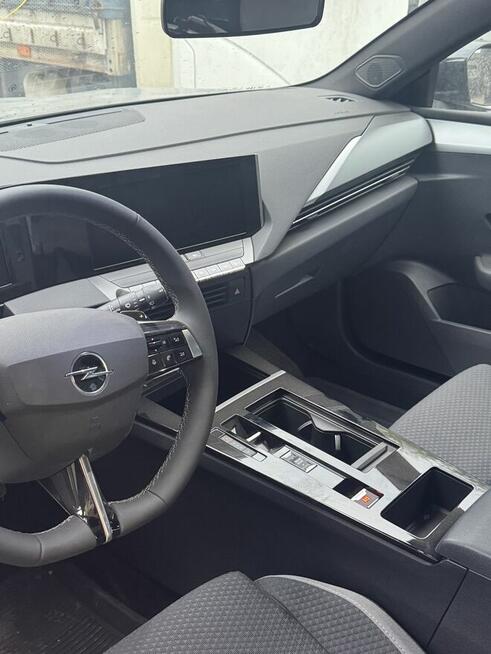 Opel ASTRA L 1.2 T Business 2025r. niski przebieg oryginał