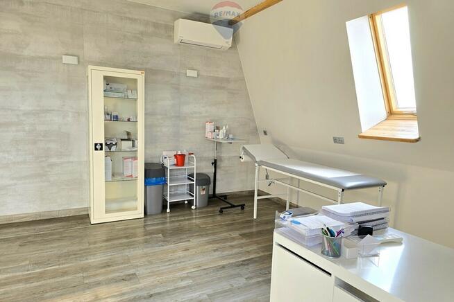 Smochowice: elegancki gabinet, świetna lokalizacja