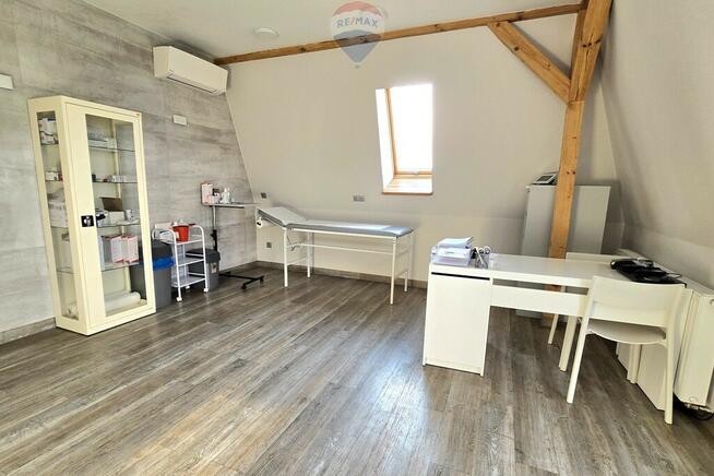 Smochowice: elegancki gabinet, świetna lokalizacja