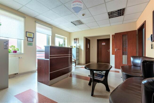 Smochowice: elegancki gabinet, świetna lokalizacja