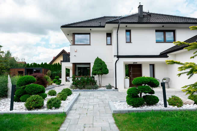 Nowoczesny dom z sauną, pięknym ogrodem - Wilkszyn