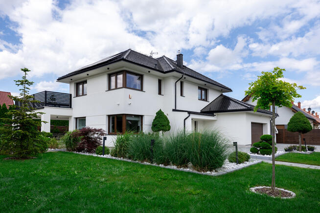 Nowoczesny dom z sauną, pięknym ogrodem - Wilkszyn