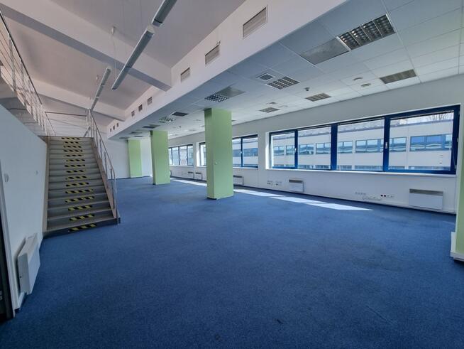 Lokal biurowo-usługowy z antresolą