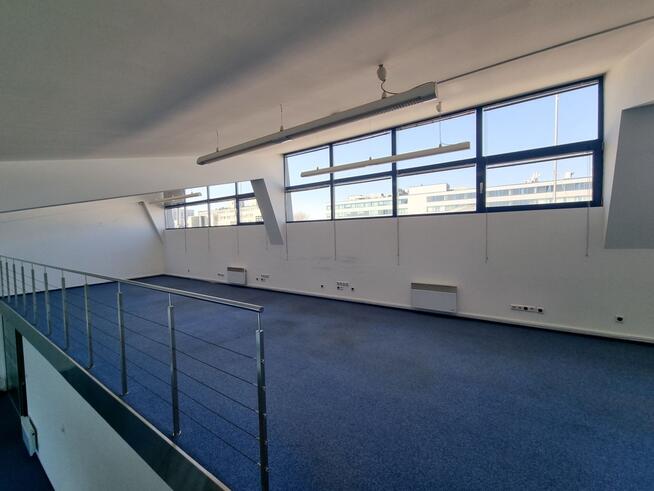 Lokal biurowo-usługowy z antresolą