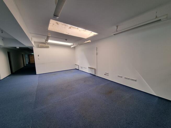 Lokal biurowo-usługowy z antresolą