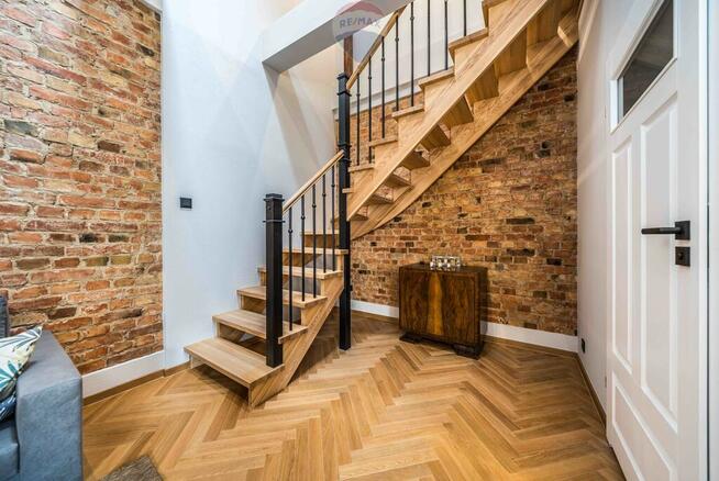 Dwupoziomowe loftowe mieszkanie kamienica Jeżyce