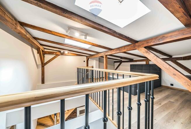 Dwupoziomowe loftowe mieszkanie kamienica Jeżyce