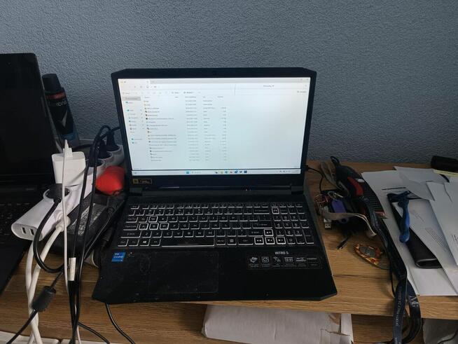 Sprzedaż Laptopów Gamingowych – Specyfikacja i Wydajność