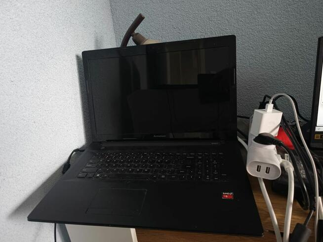 Sprzedaż Laptopów Gamingowych – Specyfikacja i Wydajność