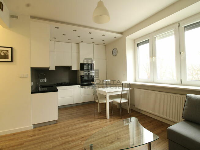 Stay Żoliborz nowoczesna kawalerka z garderobą