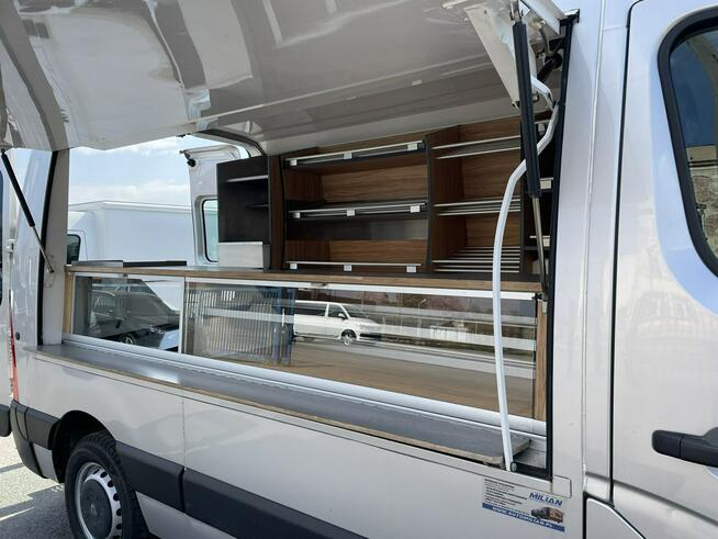 Renault Master Autosklep pieczywa Sklep bar Gastronomiczny Food Truck Foodtruck 2016